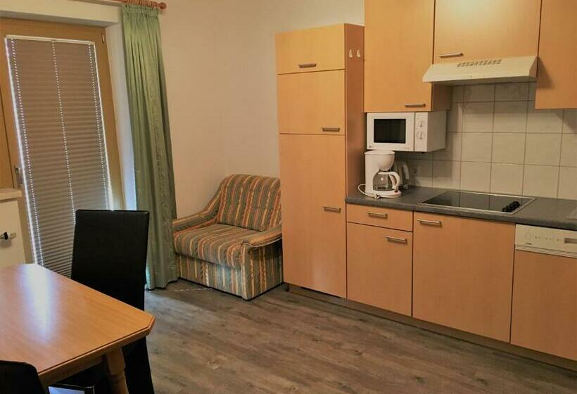 شقة غرفتين, Haus Gstrein