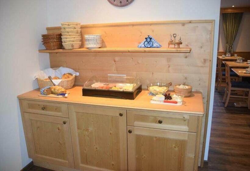 غرفة قياسية فردية, Haus Gstrein