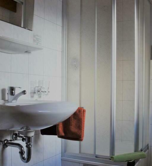 شقة غرفتين, Haus Gstrein