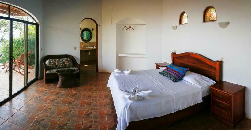 بنجلو قياسى, Lagunavista Villas