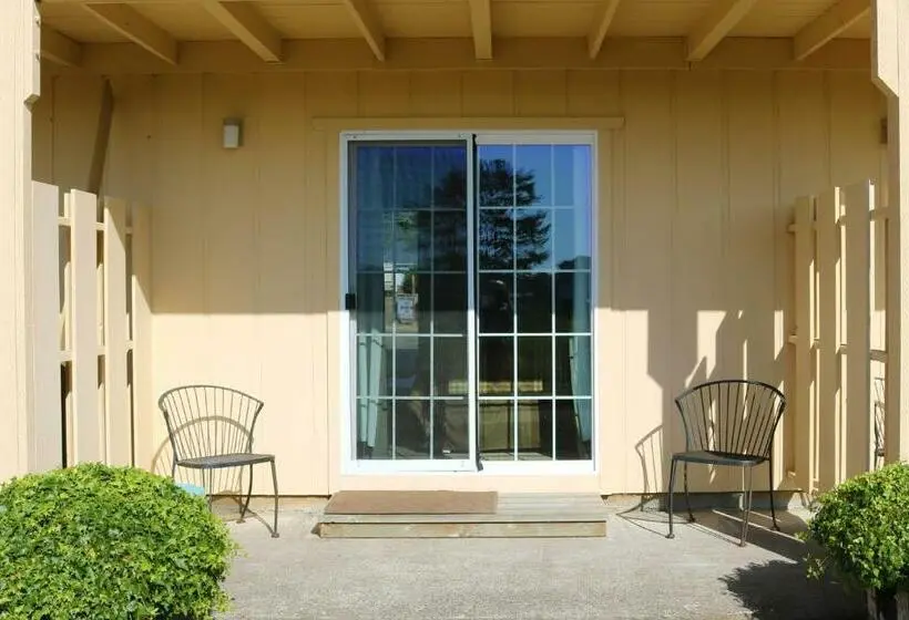 スタンダードルーム, Pacific City Inn