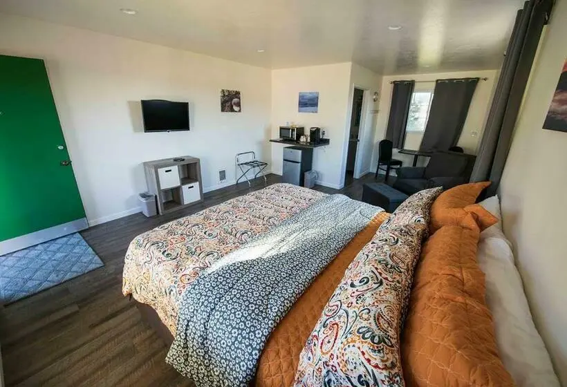 キングサイズベッドのデラックスルーム, Pacific City Inn