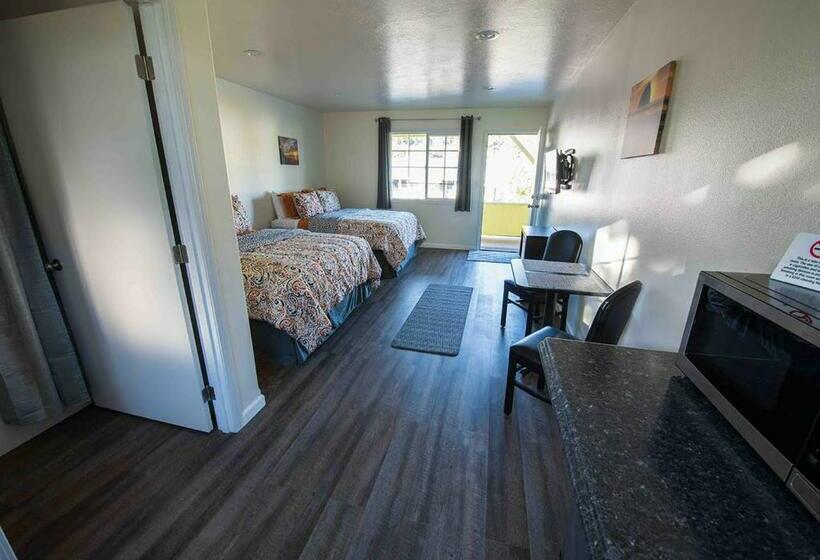 Номер Deluxe, Pacific City Inn