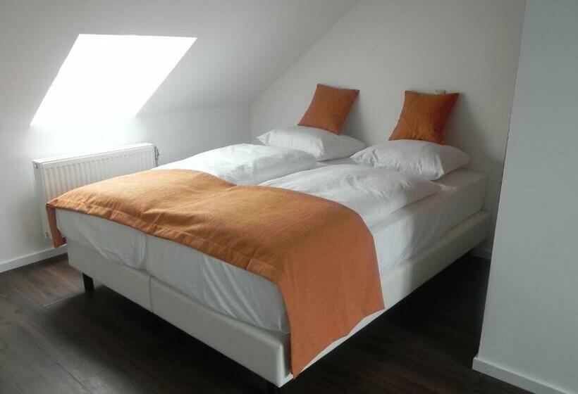 اتاق راحتی, Restaurant Uit De Kunst