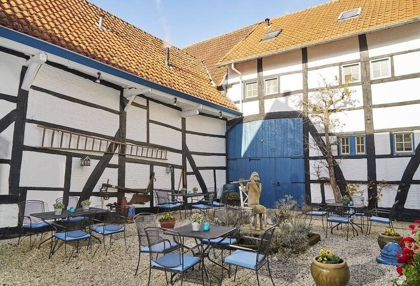 غرفة ديلوكس, Brull