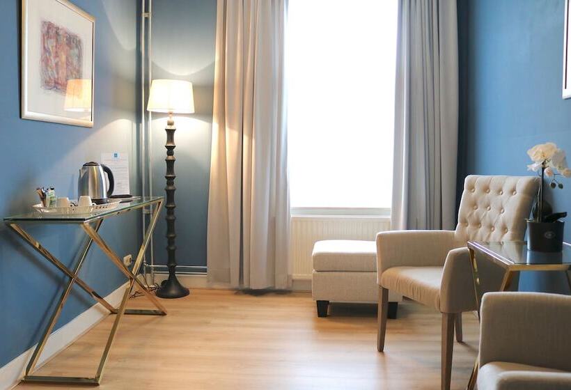 غرفة ديلوكس, Brull