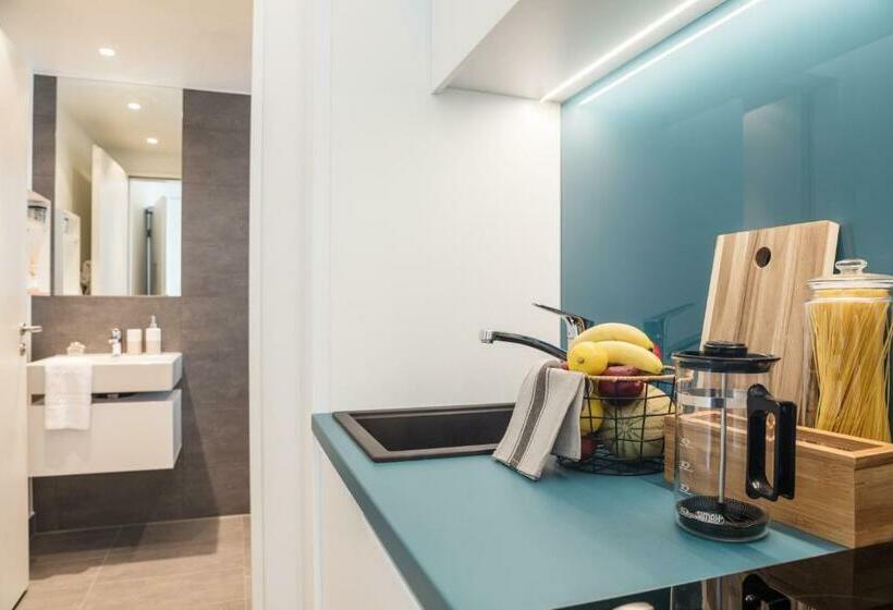 Quarto executivo, The Flag München M