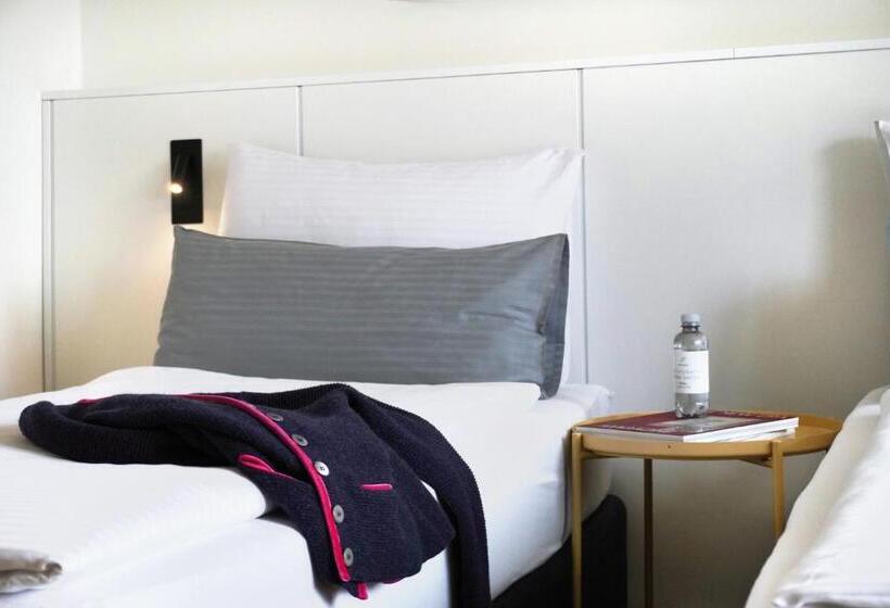 Quarto Comfort, The Flag München M