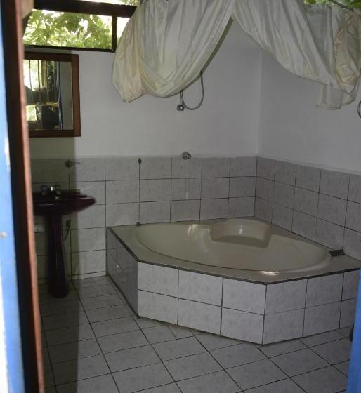 بانگلوی استاندارد, Villas Maria Luisa