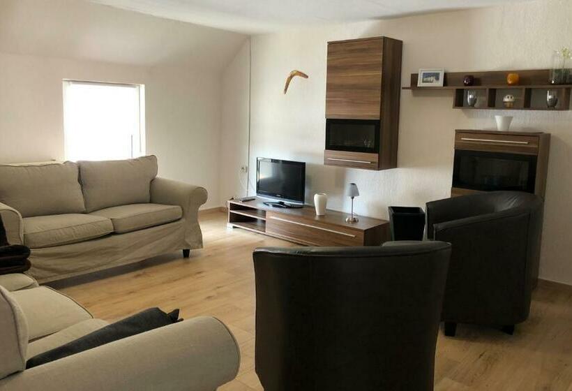 شقة 3 غرف, Zur Post Ochsendorf