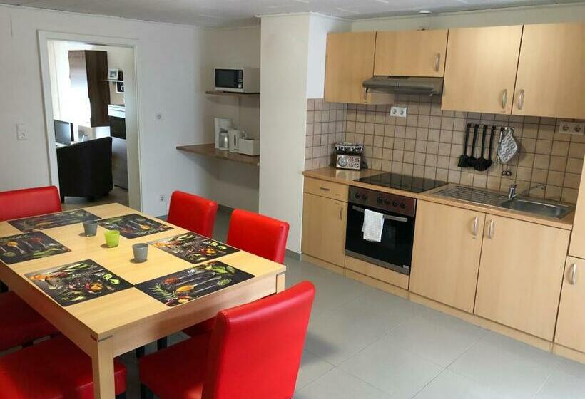 شقة 3 غرف, Zur Post Ochsendorf