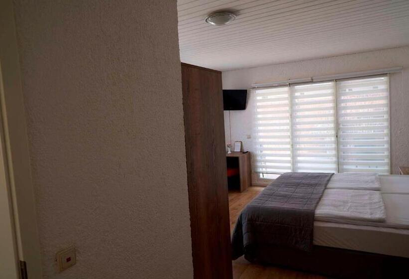 غرفة قياسية, Zur Post Ochsendorf