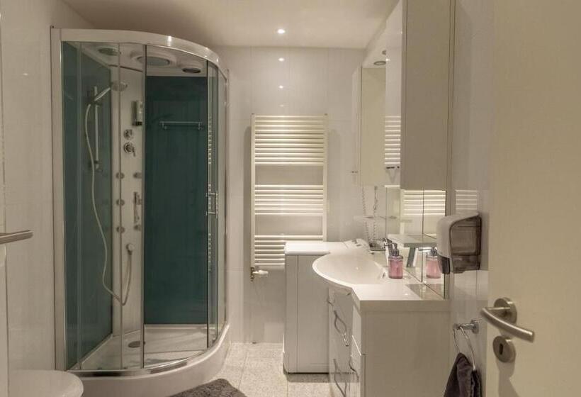 شقة 3 غرف, Zur Post Ochsendorf