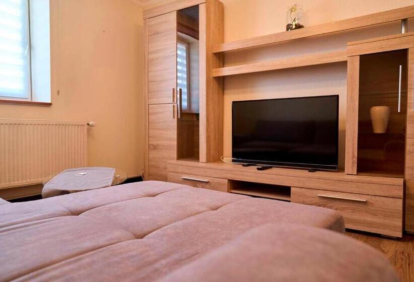 شقة 3 غرف, Zur Post Ochsendorf