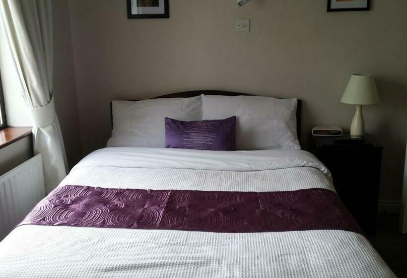 غرفة قياسية, Riverview House