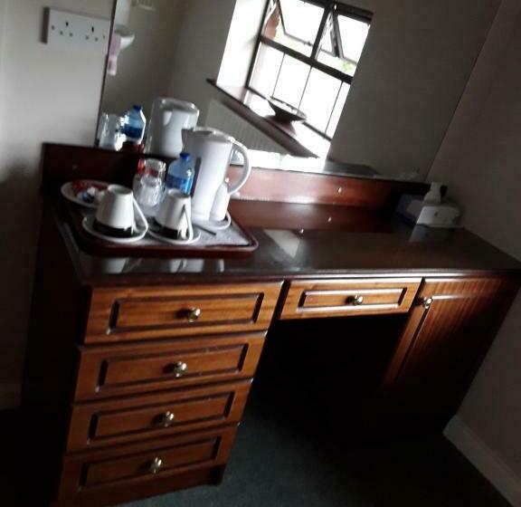 غرفة قياسية, Riverview House