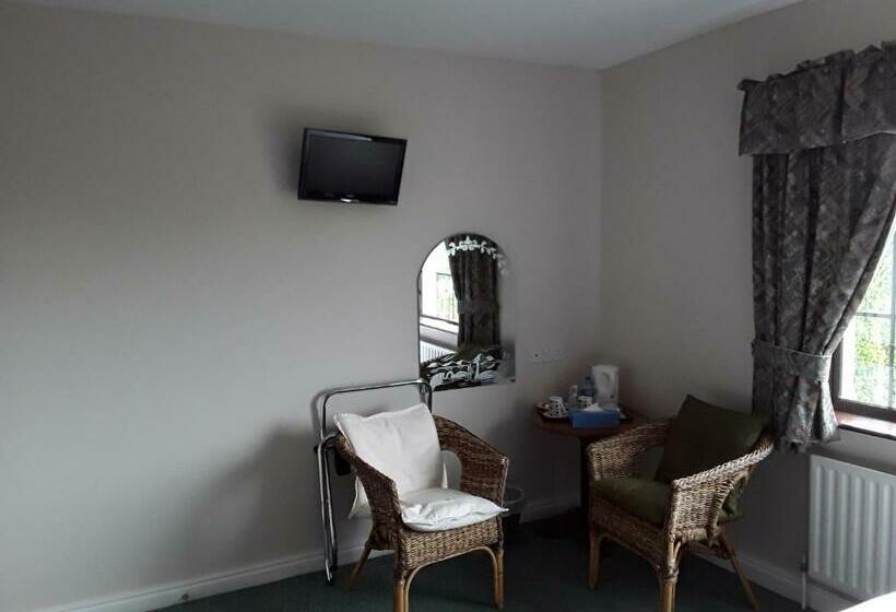 غرفة قياسية, Riverview House