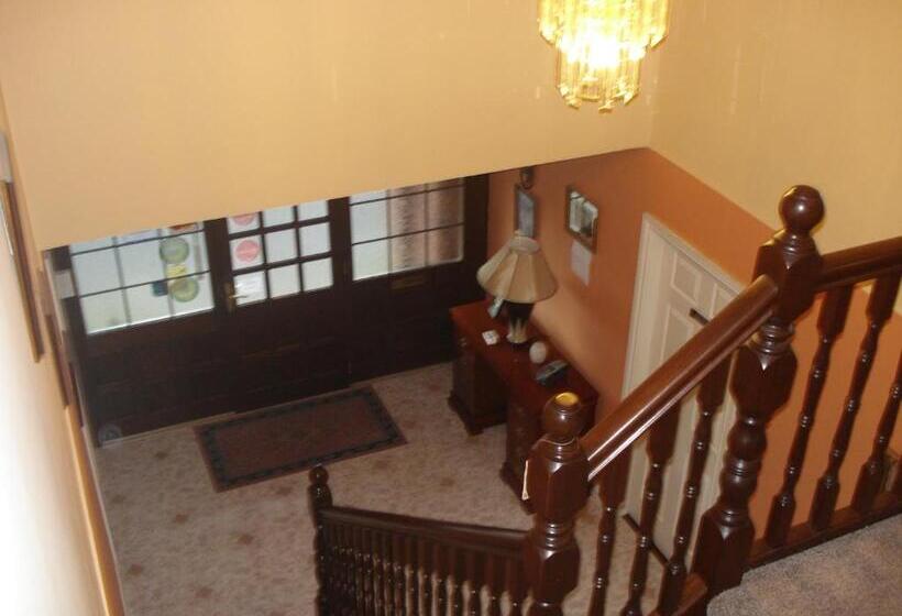 غرفة قياسية, Riverview House