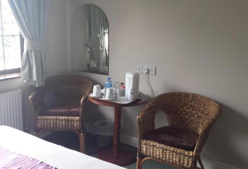 غرفة قياسية, Riverview House