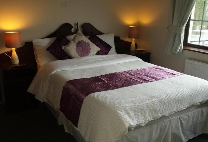 غرفة قياسية, Riverview House