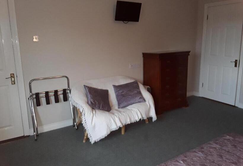 غرفة قياسية, Riverview House