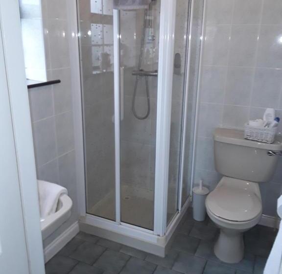 غرفة قياسية, Riverview House