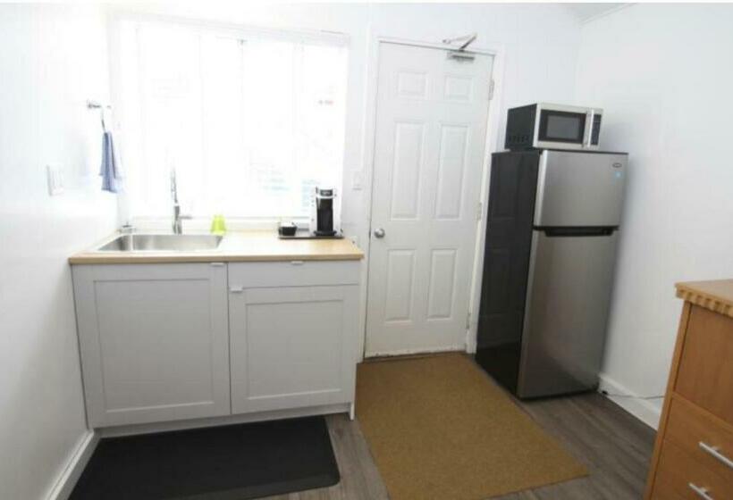 חדר בסיסי, Harrison Spa Motel