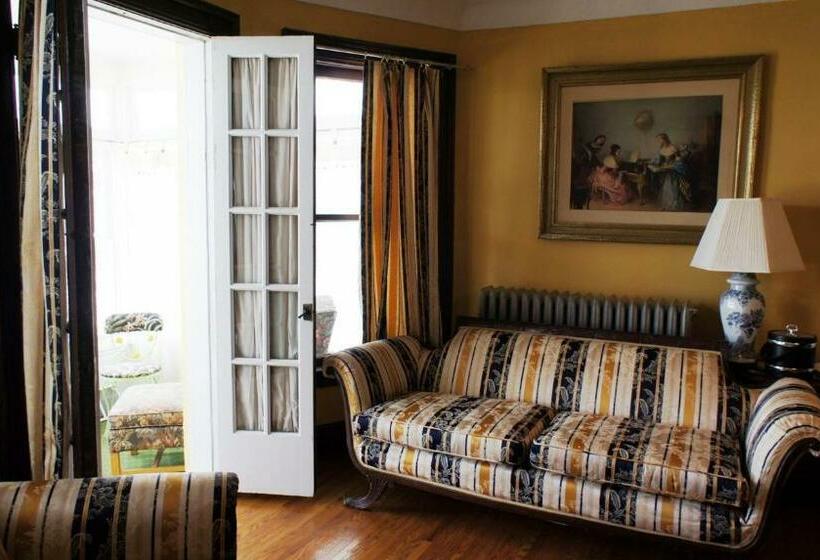 סוויטה עם ג'קוזי, A Night To Remember B & B