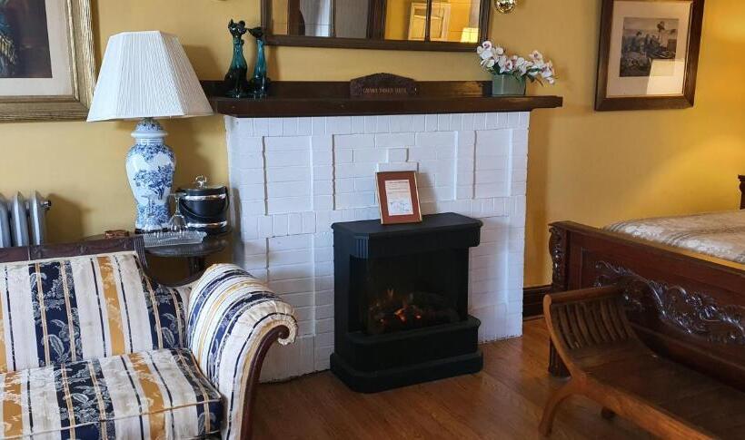 סוויטה עם ג'קוזי, A Night To Remember B & B