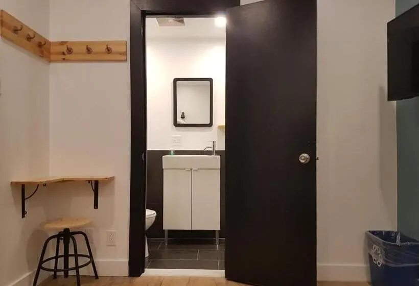 スタンダードトリプルルーム, Auberge Saintlo Montréal Hostel
