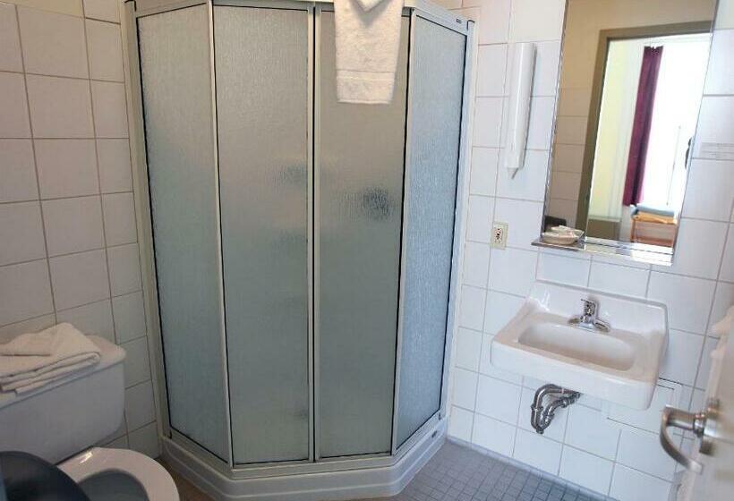 スタンダードルーム, Auberge Internationale De Quebec   Hi Canada