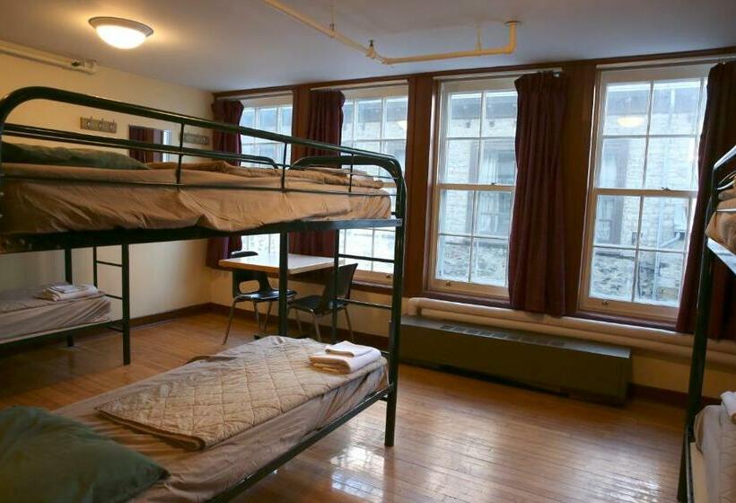 ルームシェアのワンベッド, Auberge Internationale De Quebec   Hi Canada