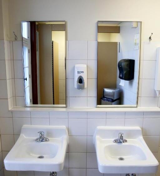 バス共有のスタンダードルーム, Auberge Internationale De Quebec   Hi Canada