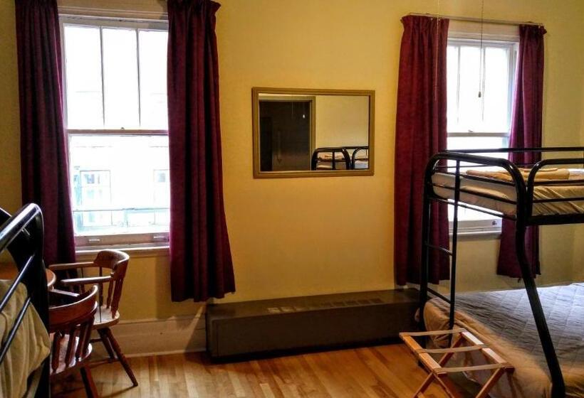ファミリールーム, Auberge Internationale De Quebec   Hi Canada