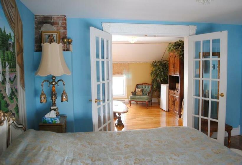 מיטת קינג בסוויטה, Auberge Marquis De Montcalm