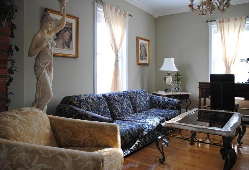 סוויטה, Auberge Marquis De Montcalm