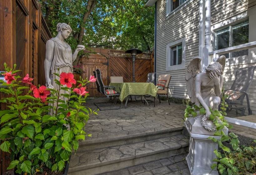 סוויטה, Auberge Marquis De Montcalm