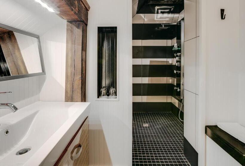 جناح سرير كينج, Auberge Nuits St Georges