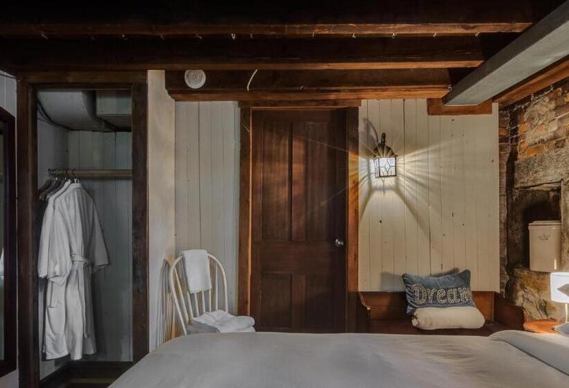 Номер Стандарт, Auberge Nuits St Georges