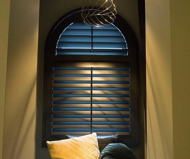 スーペリアールーム, Central