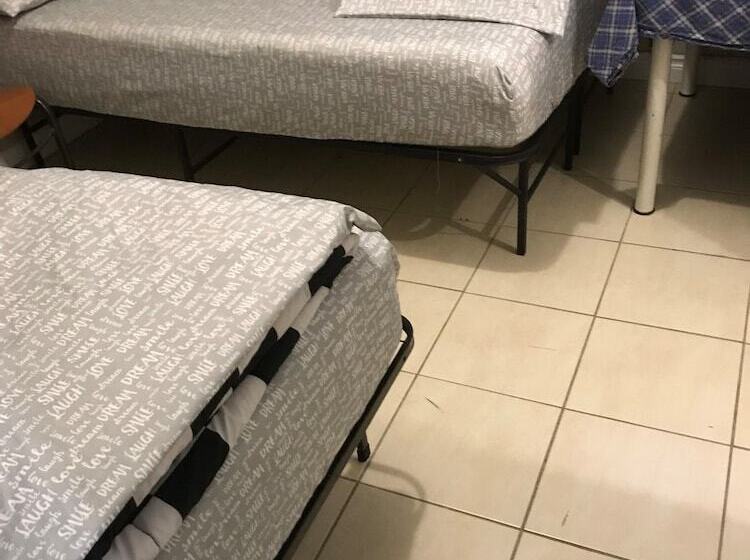 Четырехместный Номер Стандарт, Chinatown Travellers Home