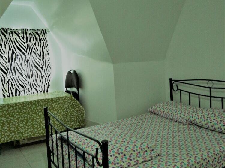 Четырехместный Номер Стандарт, Chinatown Travellers Home