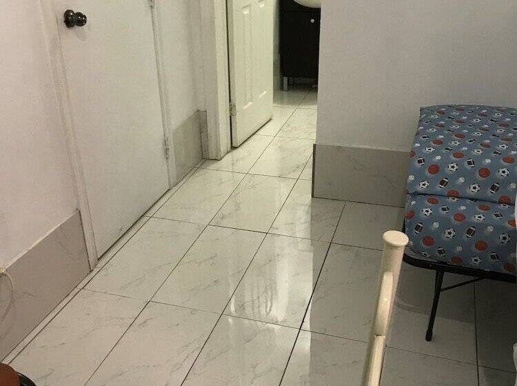 Номер Стандарт Трехместный, Chinatown Travellers Home