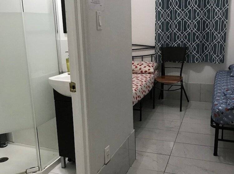 Номер Стандарт Трехместный, Chinatown Travellers Home