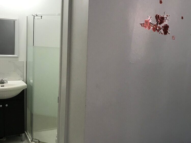 חדר סטנדרט לשלושה, Chinatown Travellers Home