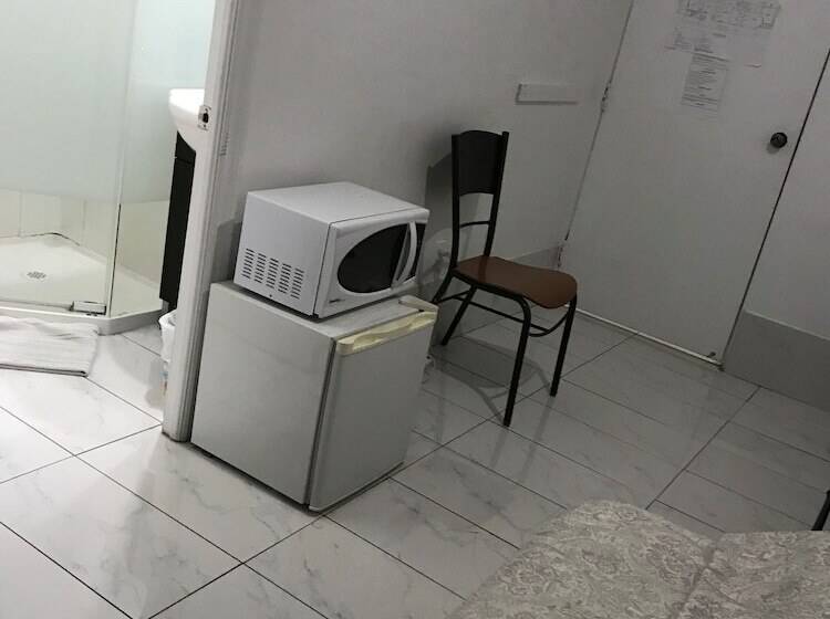 חדר סטנדרט לארבעה, Chinatown Travellers Home