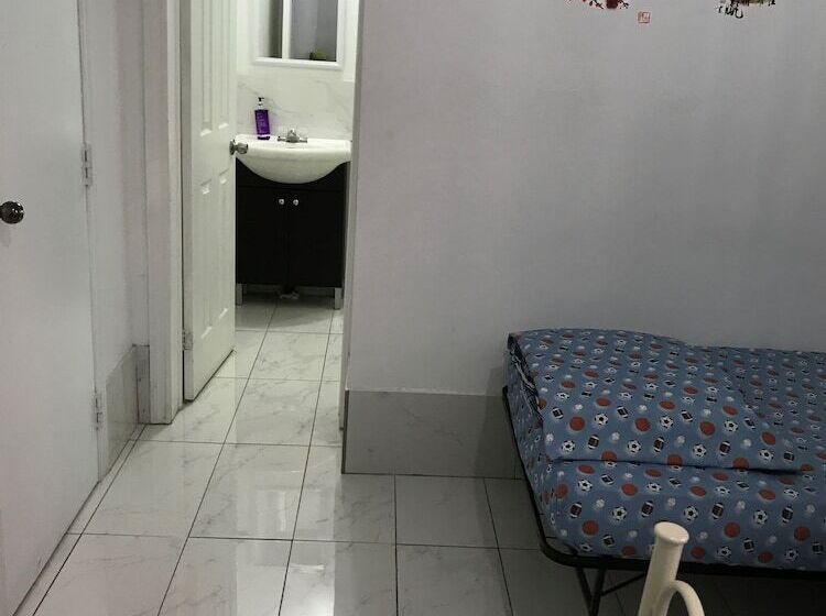 Четырехместный Номер Стандарт, Chinatown Travellers Home