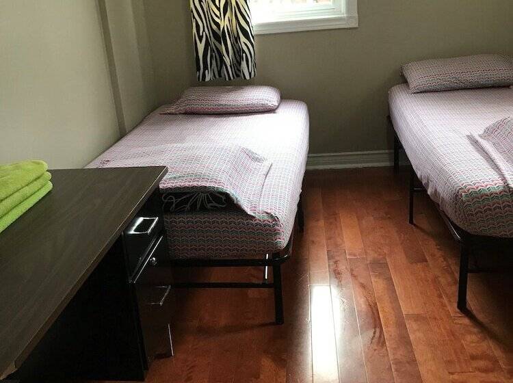 חדר סטנדרט לשלושה, Chinatown Travellers Home
