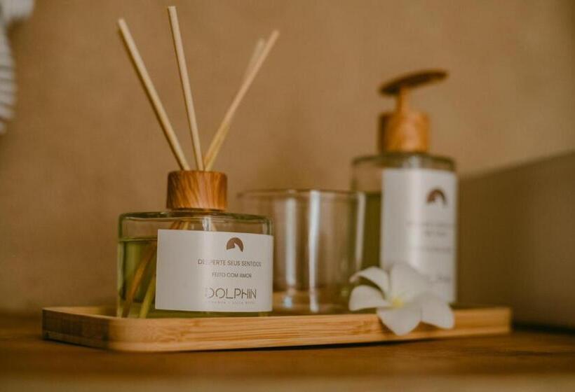 חדר מאסטר, Dolphin