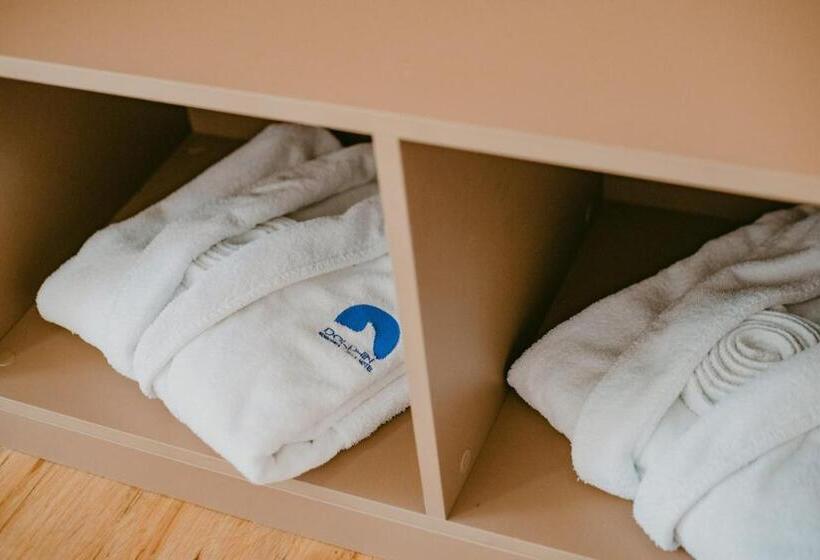 חדר סטנדרט נוף לבריכה, Dolphin